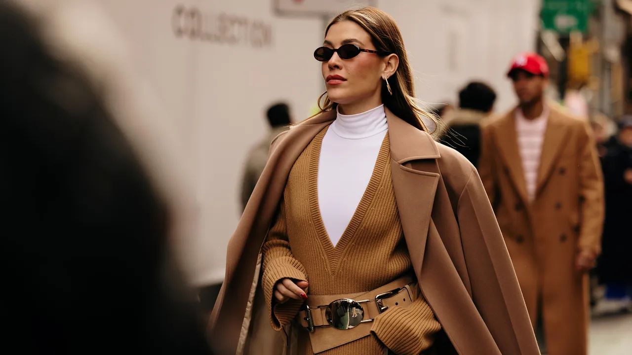 michelle salas con vestido tejido para la oficina